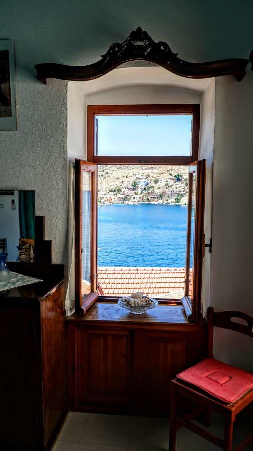 Villa Pitini Sými Eksteriør bilde