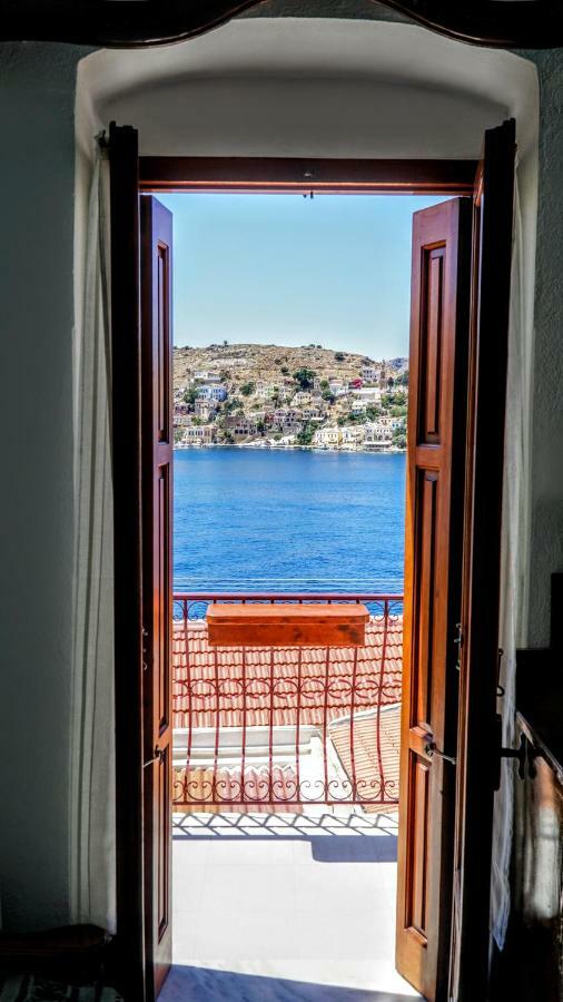 Villa Pitini Sými Eksteriør bilde